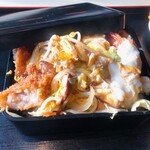 キッチンおおさか - カツ重アップ