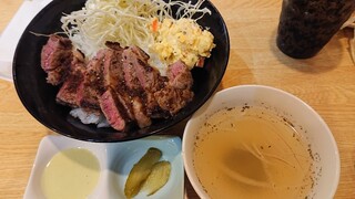 TAKOU - ステーキ丼