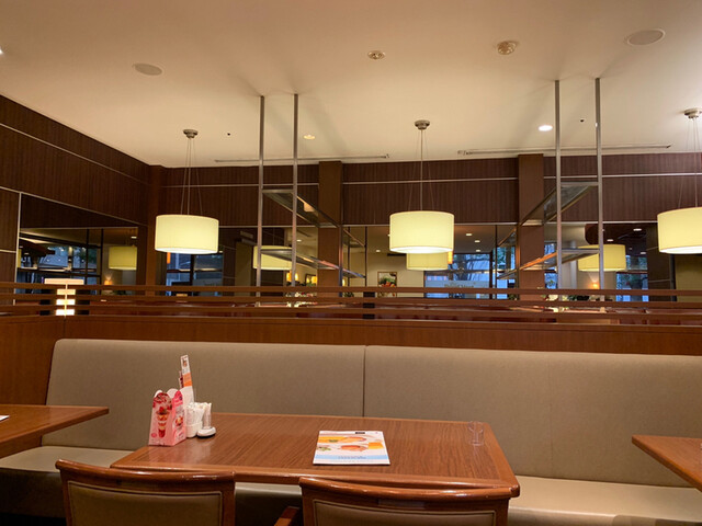 ロイヤルホスト 神田神保町店 Royal Host 神保町 ファミレス 食べログ ロイヤルホスト 神田神保町店 Royal Host 神保町 ファミレス 食べログ