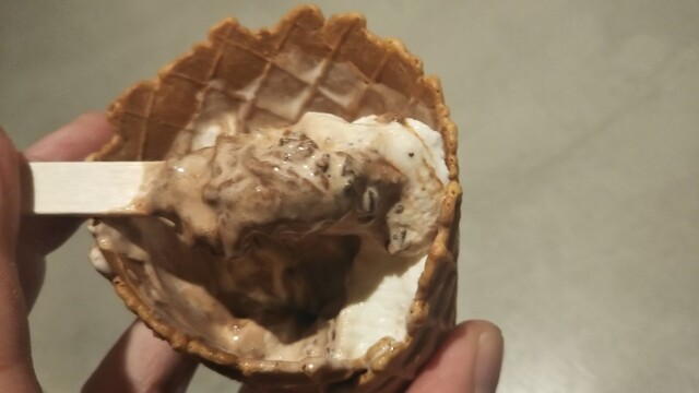 【チョコソフト】 町村農場]牧場のチョコソフト（冷凍）｜楽天マート - ネットスーパー