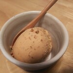 手打ちそば くるみの木 - そばの実キャラメルアイス