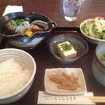 府中日本酒バルTOKUTOUSEKI - 角煮定食