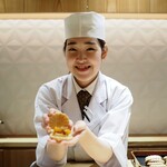 銀座 しのはら - あんぽ柿とウイスキージュレ入りフォアグラ最中　