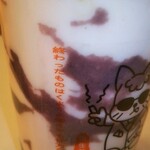 タピオカ専門店 猫茶 - 内側カップの側面についてるのが紫芋…
餡とか似たようなの使ってる気がする…？