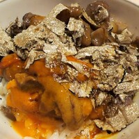 はらまさ - トリュフご飯（和牛すき焼きとウニ，卵黄）