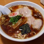 らーめんヒグマ - 正油ラーメン（600円）
            