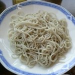 地球屋 - もりそばアップ！やや緑がかったおそばです。
