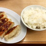 Rairai Tei - 餃子定食+250円