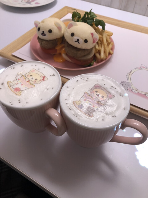 鏡の中のコリラックマ カフェ - 明治神宮前/カフェ | 食べログ