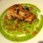 ビストロ ダイア - 三河地鶏もも肉　皮目をパリパリに焼いたソテー　角切り野菜のグリーンソース