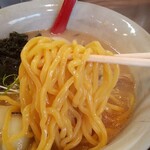 麺屋大河 - 牡蠣味噌ラーメンの中太縮れ麺(H31.1.19撮影)