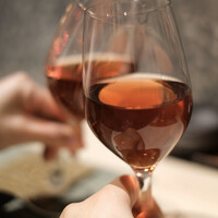 焼鳥 鳥美庵 新宿本店 - ロゼで乾杯