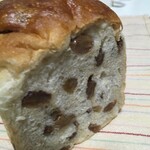 パンの店 PANETON - ぶどうのパン（半）（￥265）