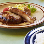 レストラン古志路 - 料理写真:ハンバーグ＋自家製ソーセージ・・