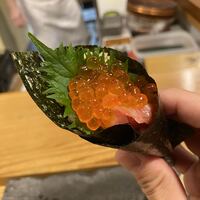 秀徳 2号店 - 巻物いくらとサーモン親子のせ。
                    青さ汁