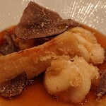 小さい田んぼ 櫻咲 - 鱈の白子とタケノコの揚げもの、トリュフ乗せ