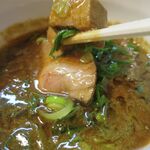 麺屋 高橋 - つけ汁とチャーシューのアップ