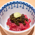 肉屋 田中 - 松坂特選のラムの昆布締めの醤油漬け 赤酢のシャリ、 キャビア