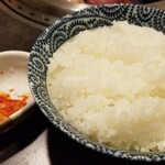 焼肉レストラン平城 - ライス(中)キムチ付