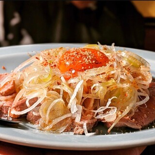 When it comes to the side menu for Yakiniku (Grilled meat) with sauce, it's leba yukhoe!