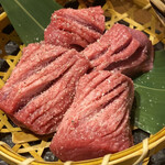 熟成ホルモン・山形牛 炭火焼肉 牛語 - 