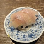 小川の魚 - 