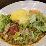 SPICY CURRY 魯珈 - 梅ひじき鶏キーマ～茗荷とわさび菜を添えて