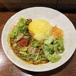 SPICY CURRY 魯珈 - 梅ひじき鶏キーマ～茗荷とわさび菜を添えて
