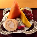 Hagihime No Yu Eiraku Kan - デザート。メイン料理はがっついて写真撮るの忘れたよ。