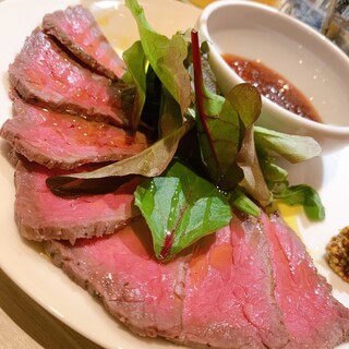 やのけん贅沢コース 全8品 やのけんで人気no 1の自家製低温調理ローストビーフを堪能しよう ２ｈ飲み放題付き平日月 木曜日利用でなんと ５００円引で飲み放題付き やのけん 矢野口 バル バール 食べログ