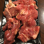 大衆ホルモン焼肉 参佰宴 地下 - 