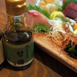 安来や - 醤油は２種類用意されています。 島根県安来市の大正屋醤油店の物です。 国内産の大豆を使った濃口醤油と、芳醇な香りと旨みが味わえる甘露が楽しめるとは嬉しいかぎりです。