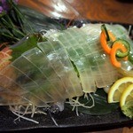 安来や - 登場しましたよ。 美保関の活やりいか造りです。