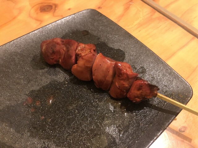 肩を組んでおいしい焼鳥を食べる猫 By 南十字輝 焼鳥 とりねこ 淡路町 焼鳥 食べログ 肩を組んでおいしい焼鳥を食べる猫 By 南十字輝 焼鳥 とりねこ 淡路町 焼鳥 食べログ