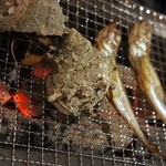 安来や - 炭火で焼くと美味さが増すんですよね。