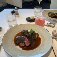 ベージュ アラン・デュカス 東京 - 