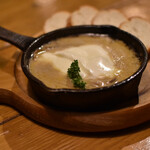 CCC Cheese Cheers Cafe - きのことモッツァレラのミルクアヒージョ