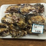 本原商店 - 赤穂 殻付き牡蠣　(税込)400円(2020.01.26)