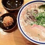 田中商店 - らーめん（￥680）赤オニ（￥100）2012/4/9　当たりの時の田中商店の激ウマ度は計り知れない。100点！