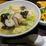 大連餃子基地 DALIAN - エビ塩タンメンセット1079円税込み