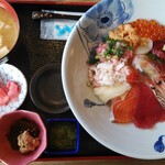 女川海の膳ニューこのり - 特選海鮮丼2,585円