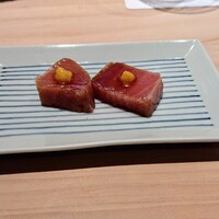 匠 進吾 - メジマグロのヅケに和辛子