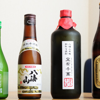 定番の冷酒やビールのほか、珍しい焼酎も取り揃えております。