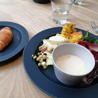 THE GATEHOUSE - クロワッサンとサラダバー