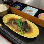 お食事処 八兆 - 子持ちカレイ煮付け御膳