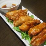 個室居酒屋 さつま武蔵 - 「カラッと揚げた鶏皮餃子」