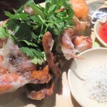 Tiem an HUONG VIET - ソフトシェルクラブの米衣揚げ