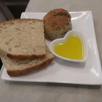 Felicita Pizzeria Trattoria - パン