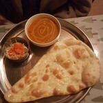 インド料理 1シバパルバティ - ガーリックチキンカレー＆プレーンナン