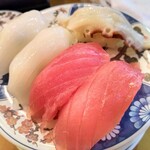 廻鮮寿司 塩釜港 - 生マグロ、イカ、タコ